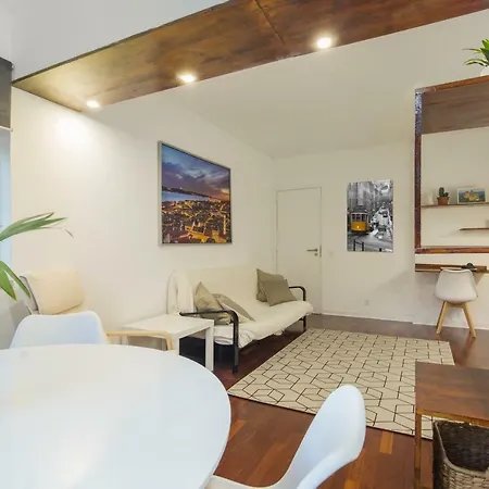 Carcavelos Apartment *